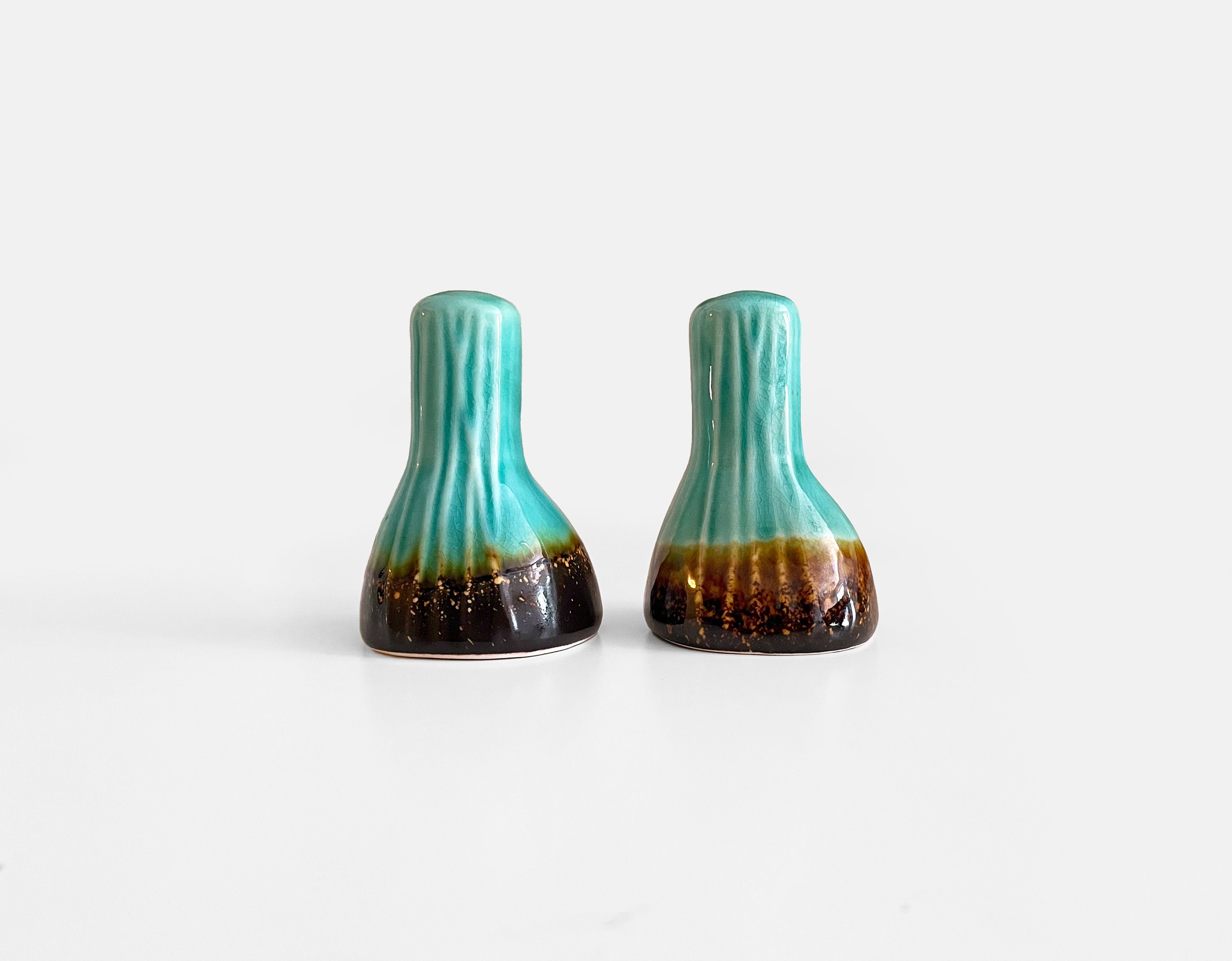 Bivvclaz Turquoise Salt and Pepper Shakers Set - Turquoise Kitchen Decor &  Teal Kitchen Accessories for Home Restaurants Wedding - Cute Modern