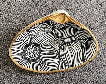 Large Gold Trimmed Black and White Modern Floral Decoupage Clamshell Trinket or Jewelry Dish