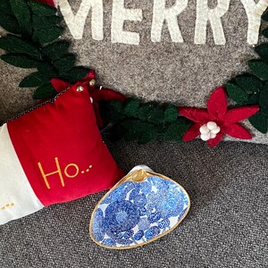 Jumbo Gold Rimmed Modern Blue Floral Nantucket Clamshell Trinket or Jewelry Dish