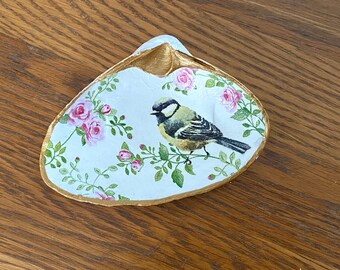 Medium Gold Rimmed Nantucket Birds and Roses Decoupage Clamshell Jewelry or Trinket Dish