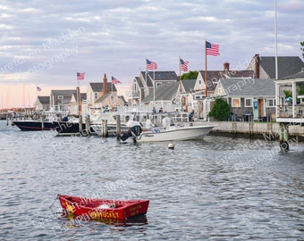 Pobieranie cyfrowe - Nantucket Island Photo Photography - Easy Street Boat Basin Flagi amerykańskie NANTUCKET Zatopiony statek Łódź