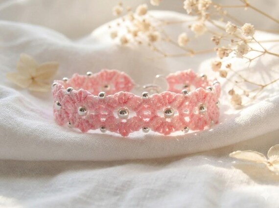 Bracelet Macramé Fermeture Strass Damier - Largeur 1,6 Cm, Ruban Noir Feutré, Marque Paris Fashion