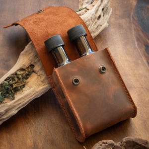 Bushcraft Kitchen Accessory – Handmade Leather Oil Bottle Bag