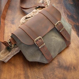 Gürteltasche Verstellbarer Riemen Leder Canvas Gewachster Taillen-Schultergürtel Minitasche Retro Crossbody Bag Kompakte Beutel für den Alltag