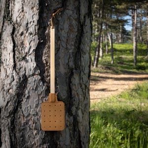 Stylish Leather Fly Swatter – Handmade Home or Office Decor