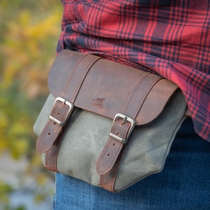 Gewachste Canvas Gürteltasche Verstellbarer Riemen Leder Taille Schultergurt Mini-Tasche Retro Crossbody Bag Kompakte Beutel für den Alltag