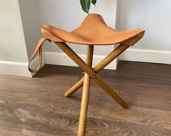 Taburete trípode de cuero hecho a mano: silla de camping portátil con patas de carpe