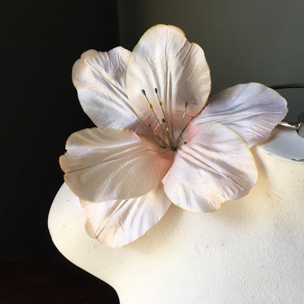 Vintage Apricot Peach Blush TULiP LiLY Silk Flower Millinery for DERBY Hats, ASCOT, Bridal, Corsages  MF 294