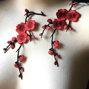 2 stuks Applicaties rode kersenbloesem: opstrijkbare kostuumversieringen () IJZER klein