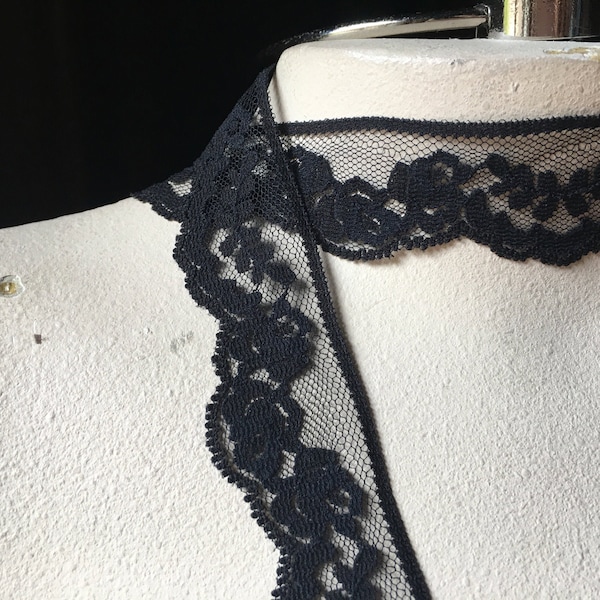 4 Yds Black Scalloped Lace Trim - Made in USA L 3152 roll