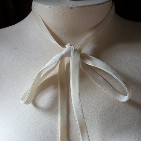 3 yds. IVORY Velvet Ribbon for Garments, Costume Design, Millinery, Floral Supply VL 88
