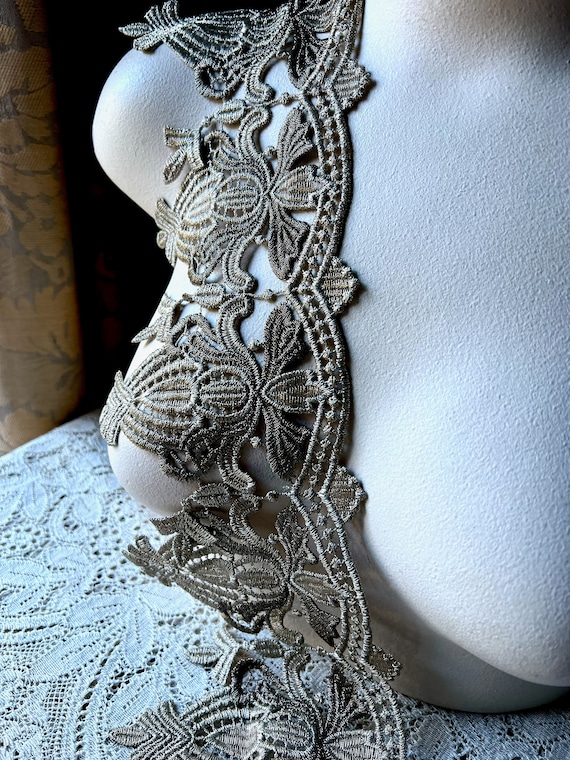 Bronze lace trim discount