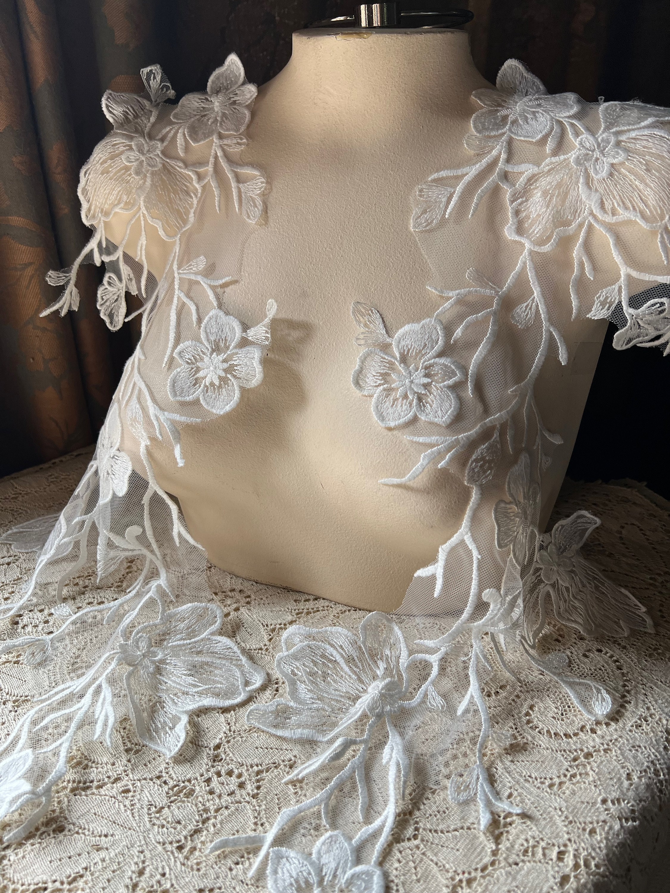 floral lace applique dress Andrea and Leo -WL057 Applique Sweetheart A-line Bridal Gown 8 / OFF WHITE-NUDE