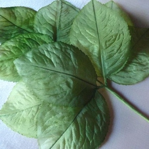 GREEN Vintage Millinery Leaves for Bridal, Boutonnieres, Hats, Headbands ML 84