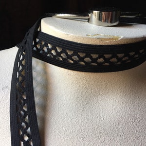 Black Elastic: 7/8&quot; Soft Stretch, Made in Canada (6 yds) EL 247