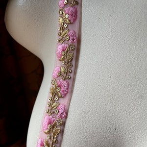 端切れ 86インチ 合計 ピンク＆ゴールド刺繍サリートリム：ビーズネット、コスチュームデザイン TR 373