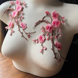 2 コーラルピンク 桜 アップリケ アイロン接着アップリケ 衣類、リリカルダンス、コスチューム、ジュエリーデザイン用 アイロン 中