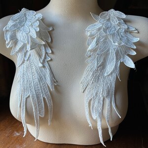 1 Pair White 3D Lace Beads Flower Applique Embroidery Appliques With Rhinestone Plastic Pearl Hollow Sew Patches Polyester Wedding Dress Collar Decor