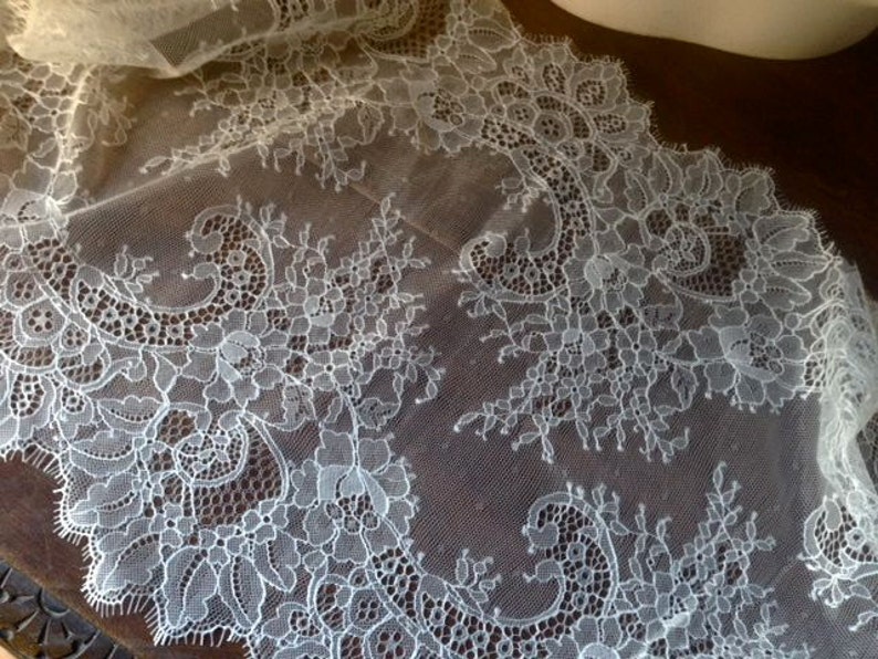 Schwarze Wimpernspitze Chantilly Spitze Breiter für Tücher, Mantilla, viktorianische Kleider, Dessous CH 2bl Bild 5