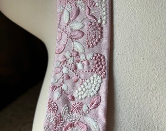 PINK Seide Sari Borte bestickt für Boho Kleidungsstücke, Kostüme, Kunsthandwerk, Junk Journals TR 349