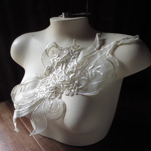 Ivory Lace Applique Vintage in Organza for Bridal, Lingerie, Costume Design IA 209