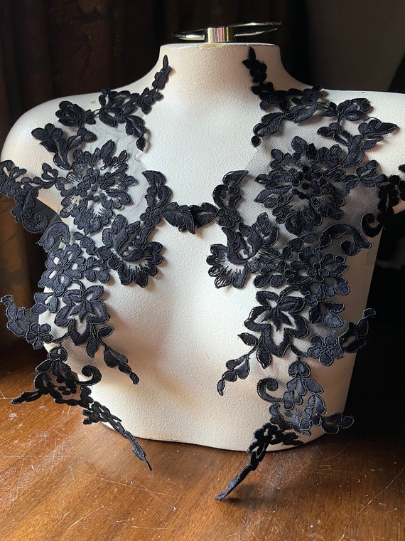 Black Corded Lace Applique Pair: Floral Bridal Veils (12"x7.5") PR 418
