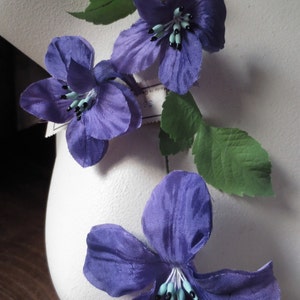 Clemátide de seda morada vintage: artículos de sombrerería alemana MF 42pv