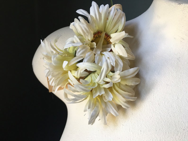 40/'s Costumes Corsages MF 292 3 Ivory Mini Gerbera Daisies Vintage Millinery for Hats