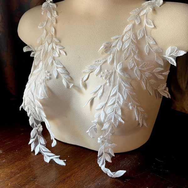 Light Ivory Leaf Vine Applique Pair: Dyeable Cotton Embroidered Lace PR 412
