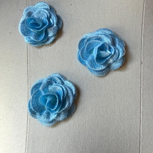 3 stycken BLUE 3D Rose Appliques - Kostym, brud, plaggdesign CA 999