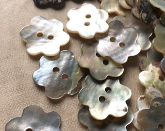 8 Flower Buttons Mother of Pearl 18mm 28L for Knitting, Jewelry, Garments, Crafts BU 212 28L