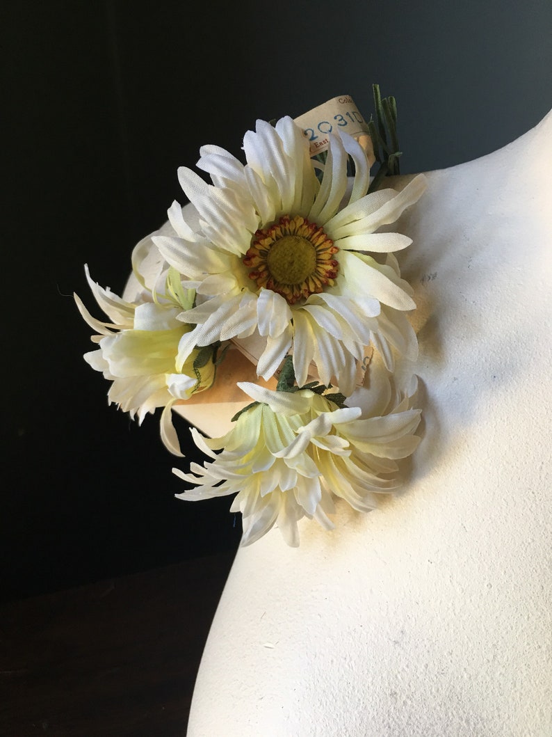40/'s Costumes Corsages MF 292 3 Ivory Mini Gerbera Daisies Vintage Millinery for Hats