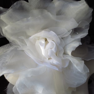 Silk OFF White Grand Millinery Rose for Bridal, Derby, Ascot, Bouquets, Sashes, Costumes, Fascinators, Kate  MF 6364