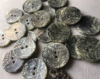 10 Laser Cut Buttons Leaf Design - size 40L - 25mm for Knitting, Jewelry, Garments, Crafts BU 98