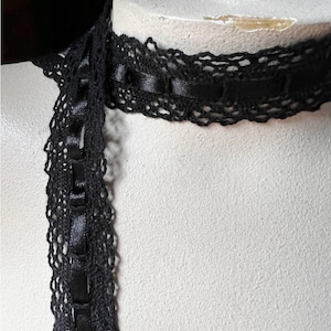 Black Cluny Lace with Satin Ribbon: Choker & Jewelry Design - 1 Yard L 8010 new