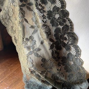 OLIVE GREEN Stretch Lace 9&quot; wide: Lingerie, Garments, Costumes STR