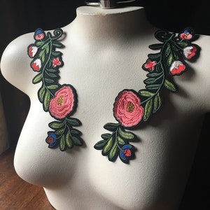 FLORAL Applique Lace Pair for Jackets, Garments, Headbands, Sashes Ukrainian Romanian Folk Iron 39