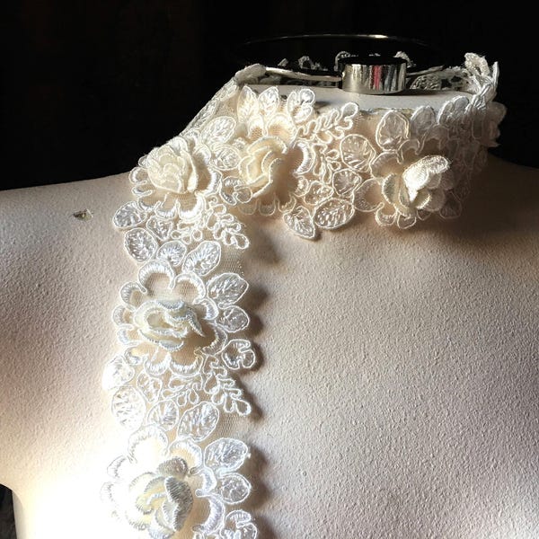 Pizzo Alencon 3D color avorio da 18" per abiti da sposa, abiti e costumi