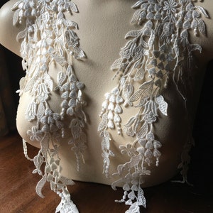 2 IVORY Appliques Venise Lace American made Lace for Bridal, Capes Straps, Lace Jewelry, Costume Design IA 741