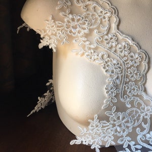 IVORY Lace Alencon Bridal Lace Scalloped for Bridal Gowns, Veils, Costumes AL