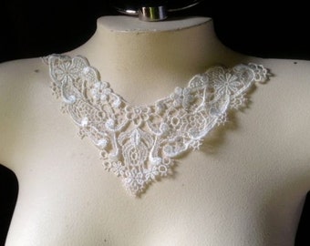 IVORY Lace Applique in Venise Lace for Jewelry, Garments,  Costume Design SIA 517