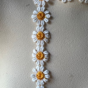 2 yds. WHITE Daisy Applique Trim for Crafts, Garments, Costumes, Accessories TR