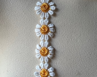 2 yds. WHITE Daisy Applique Trim for Crafts, Garments, Costumes, Accessories TR