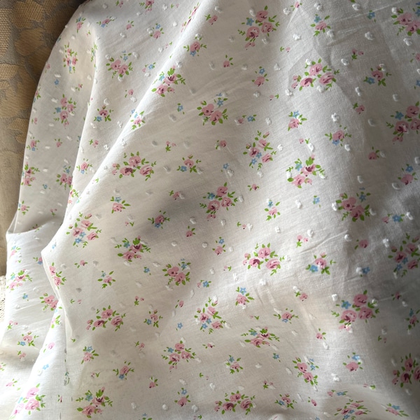 Tela de algodón suizo con lunares blancos Pink Rosebud n.° 2 para prendas, disfraces y manualidades