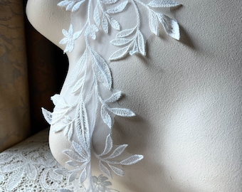 Lt. Ivory Leaf Vine Lace Scalloped Trim for Bridal, Veils, Garments L 306