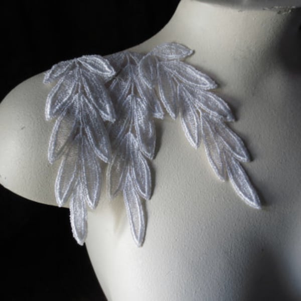 3 White Leaf Appliques in Venise Lace for Bridal, Jewelry, Costumes HC