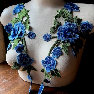 BLUE Pair 3D Rose Applique for Garments, Costume Design CA 911pr