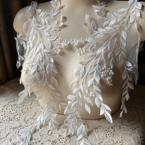 Ivory Leaf Applique Pair: Cotton Embroidered Lace Vines, Dyeable PR 421