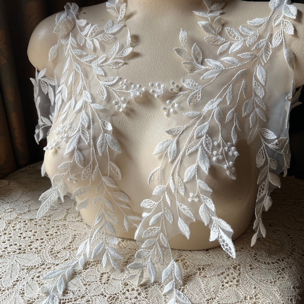 Light Ivory Leaf Applique Pair: Cotton Embroidered Lace Vines, Dyeable PR 421