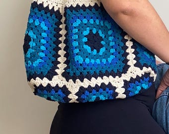 Bolso de mano cuadrado de ganchillo estilo abuela: bolso de hombro de algodón estilo bohemio.